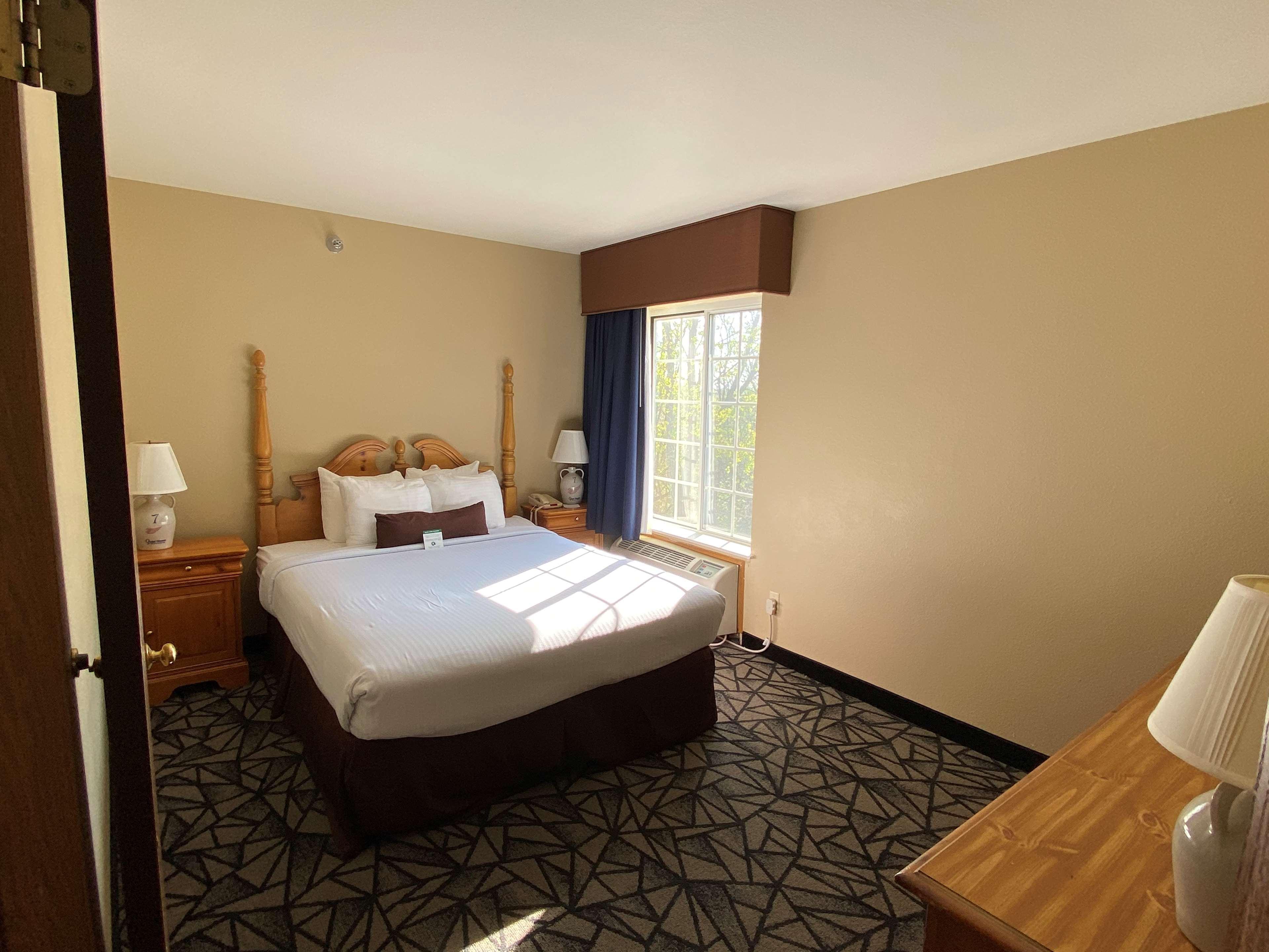 Western Inn&suites Hotel